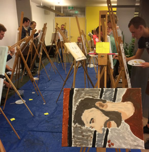 Aan het schilderen tijdens workshop portret schilderen in Gent